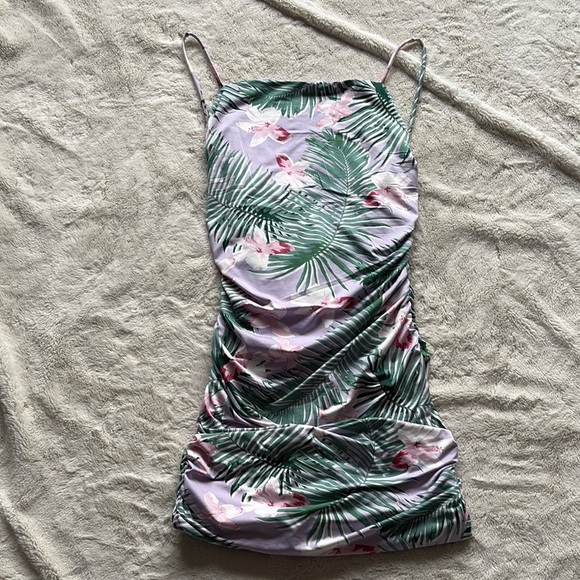 Revamped Tropical Print Mini Dress – Size L | Ruched Bodycon | Island Vibes | - Picture 1 of 7